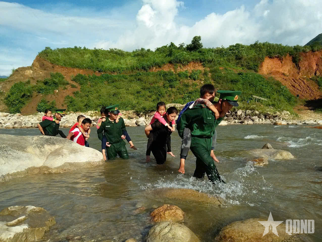 Bộ đội Biên phòng tỉnh Lai Châu: Sát cánh cùng đồng bào vì một vùng biên khởi sắc